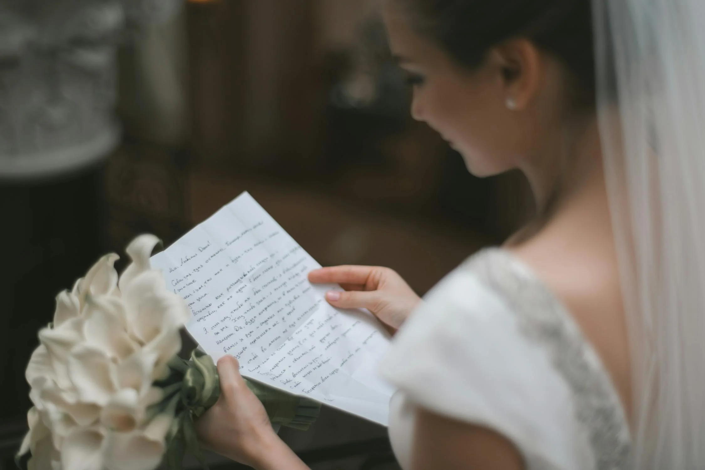 Crafting the Best Wedding Vows for Her: Tips and Examples